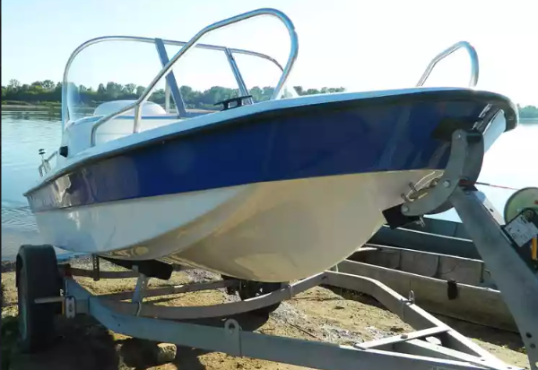 Стеклопластиковый катер Wyatboat-430 DC (тримаран) в Калуге