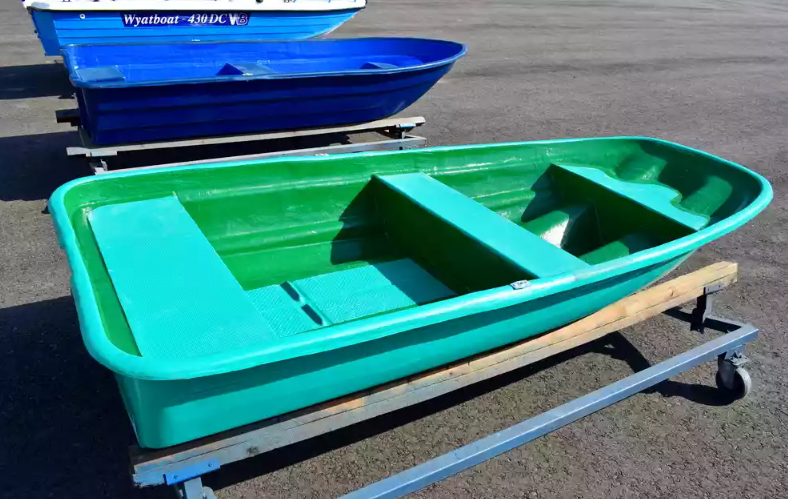 Стеклопластиковая лодка Старт (тримаран) в Калуге