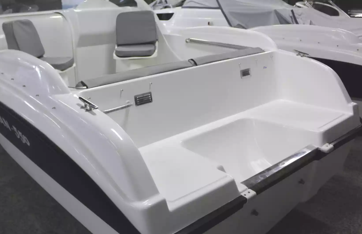 Стеклопластиковый катер Neman-550 с каютой в Калуге