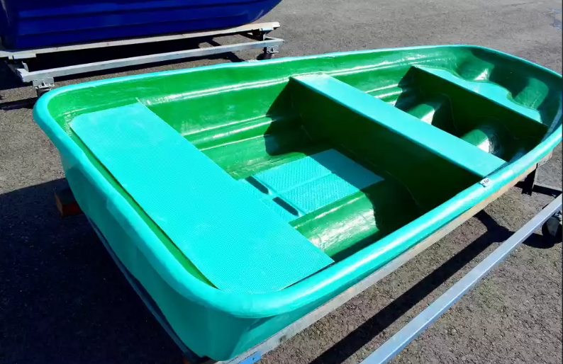 Стеклопластиковая лодка Старт (тримаран) в Калуге