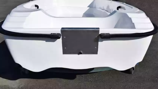 Стеклопластиковая лодка Пингвин (тримаран) в Калуге