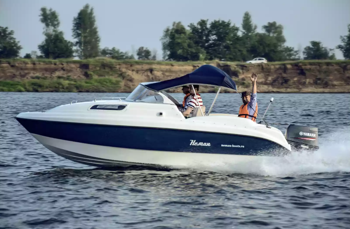 Стеклопластиковый катер Neman-550 с каютой в Калуге