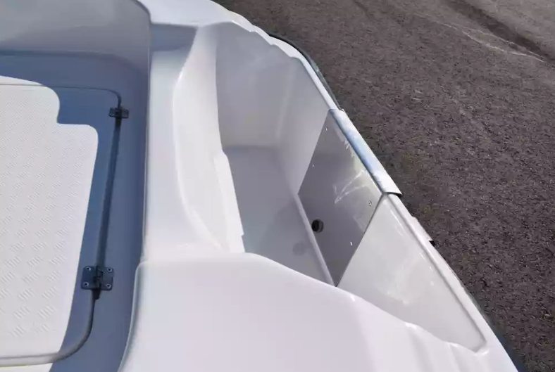 Стеклопластиковая лодка Пингвин (тримаран) в Калуге