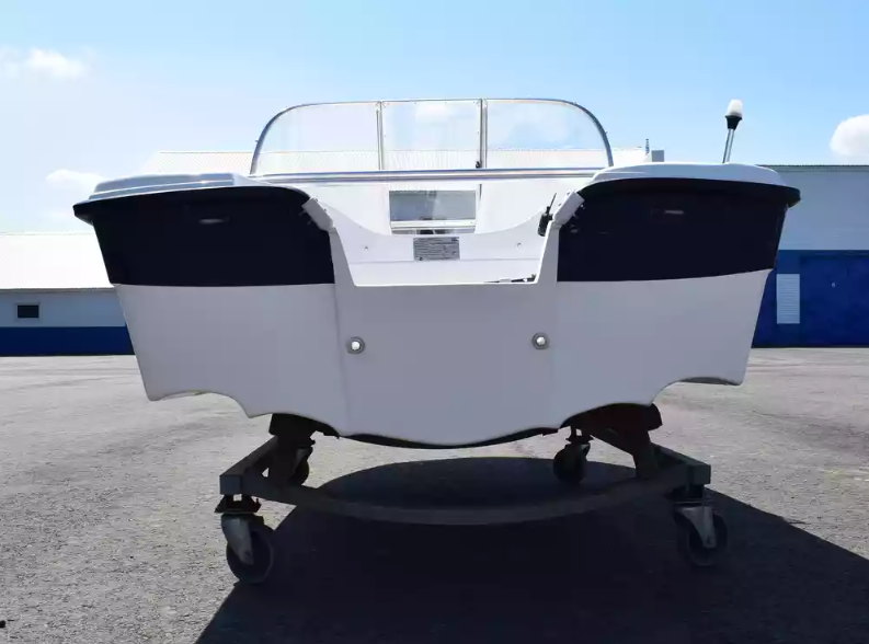 Стеклопластиковый катер Wyatboat-430 DC (тримаран) в Калуге