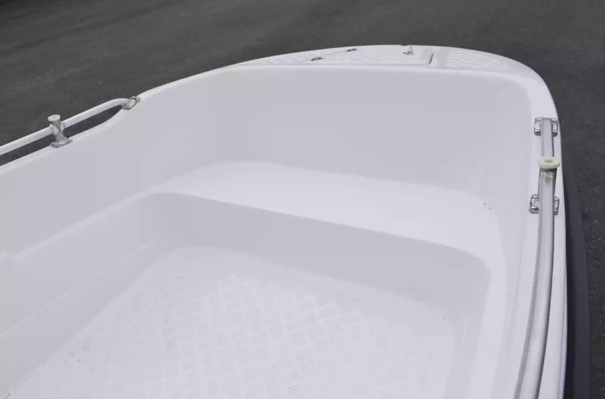 Стеклопластиковая лодка Пингвин New (тримаран) в Калуге