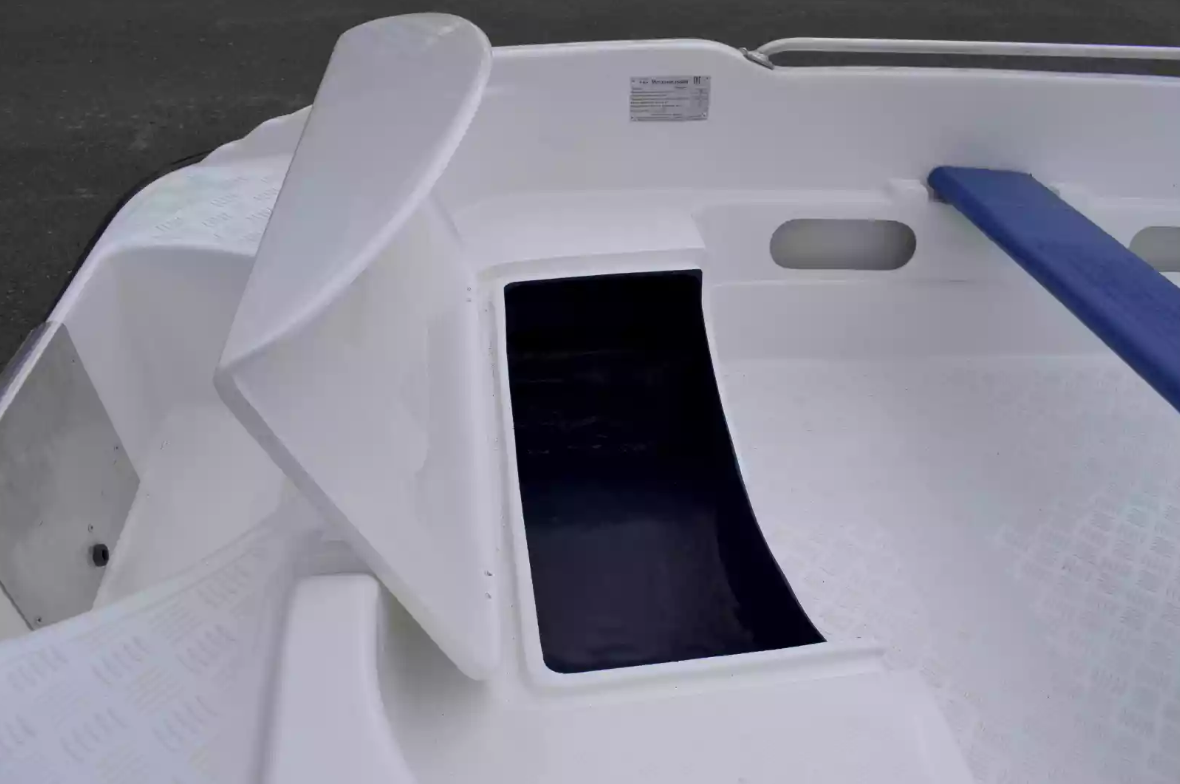 Стеклопластиковая лодка Пингвин New (тримаран) в Калуге