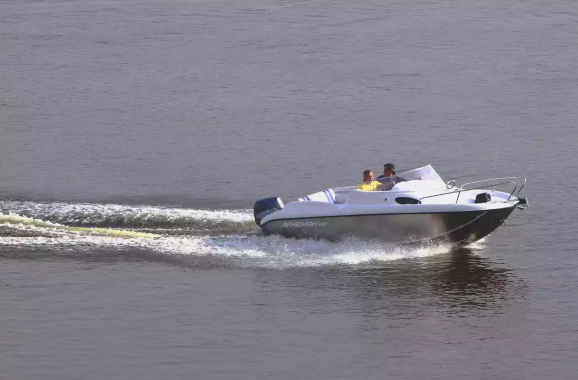 Комбинированный катер Neman-530 с каютой в Калуге