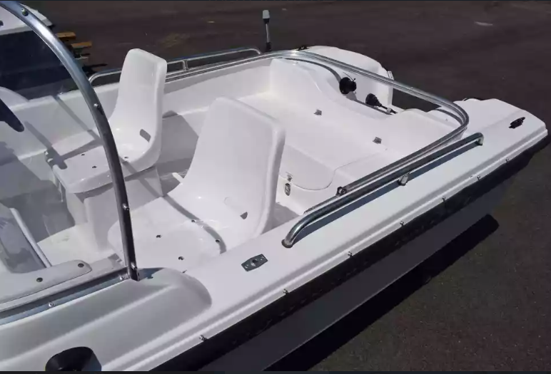 Стеклопластиковый катер Wyatboat-430 DC (тримаран) в Калуге