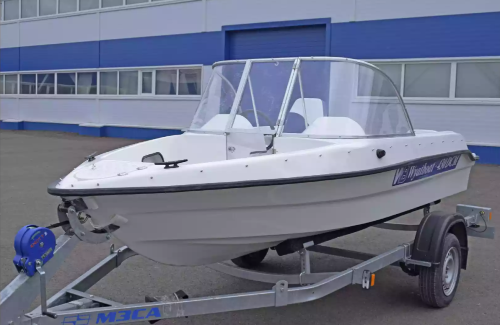 Стеклопластиковый катер Wyatboat-430DCМ (килевая) в Калуге