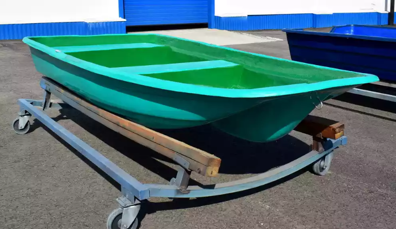 Стеклопластиковая лодка Старт (тримаран) в Калуге