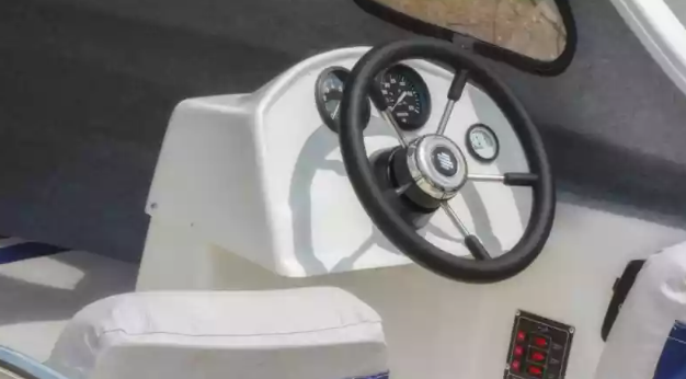 Стеклопластиковый катер Wyatboat-3 П (полурубка) в Калуге