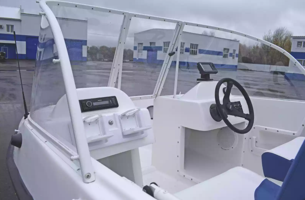 Стеклопластиковый катер Wyatboat-430DCМ (килевая) в Калуге