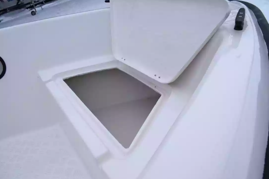 Стеклопластиковый катер Wyatboat-430DCМ (килевая) в Калуге