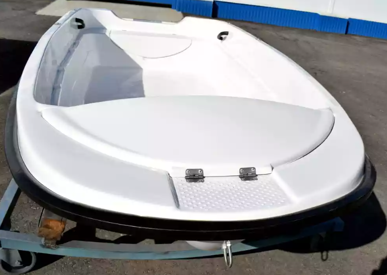 Стеклопластиковая лодка Пингвин (тримаран) в Калуге