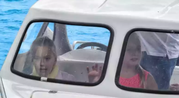 Стеклопластиковый катер Wyatboat-3 П (полурубка) в Калуге