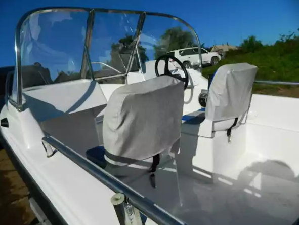 Стеклопластиковый катер Wyatboat-430 DC (тримаран) в Калуге