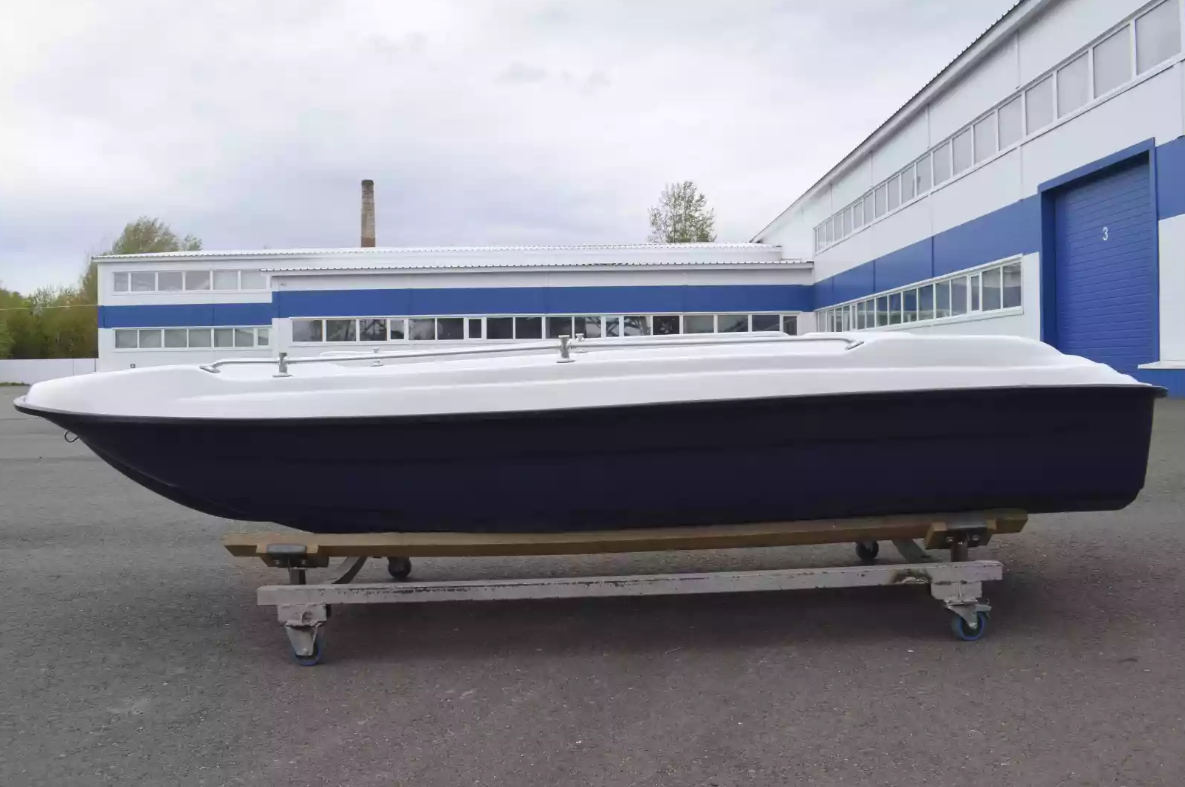 Стеклопластиковая лодка Пингвин New (тримаран) в Калуге